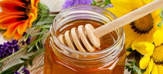 蜂蜜每天涂脸15天后效果 蜂蜜涂脸有什么效果？