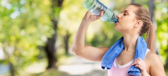 人体每天要喝多少毫升水 人每天需要喝多少水